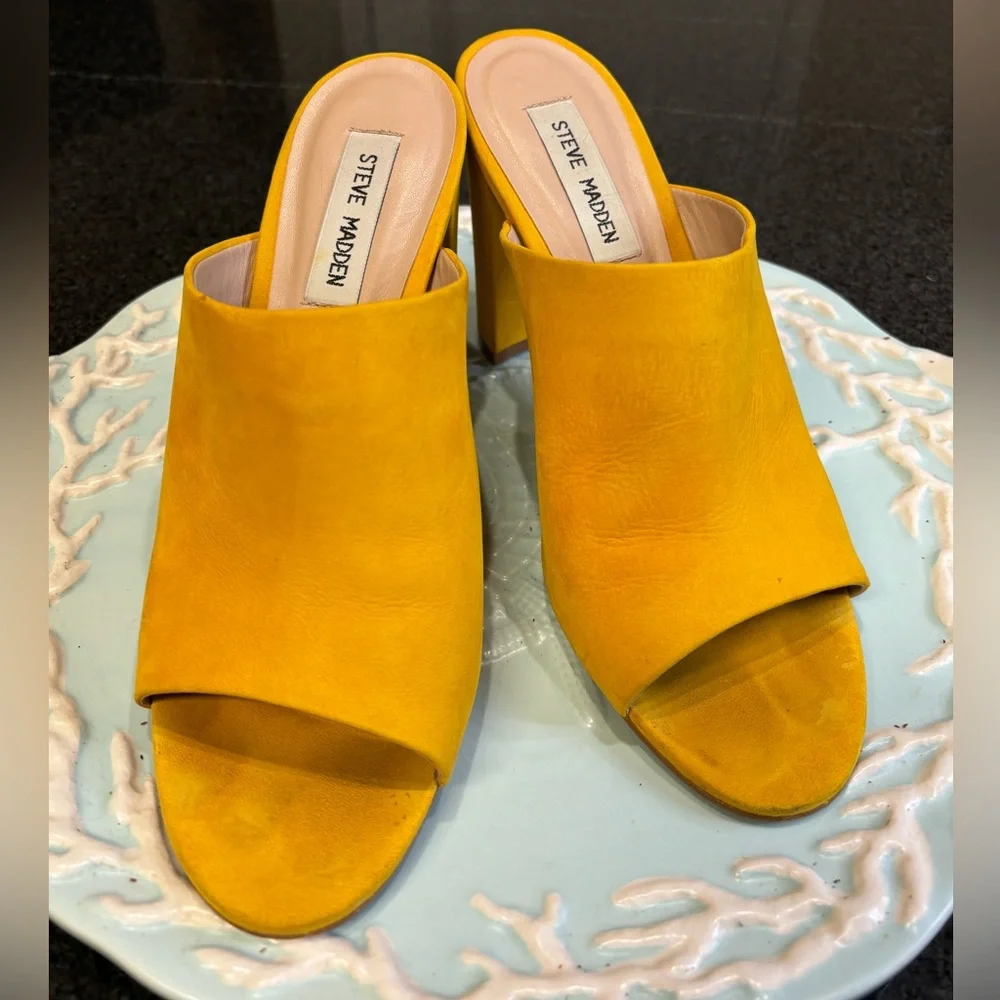 Beautiful Mustard STEVE MADDEN Shoes! ❤️ - Picture 1 of 8